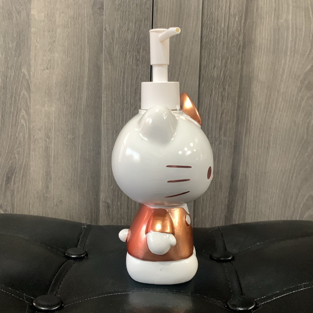 New Hello Kitty In Golden Copper Dress & Bow Lotion Soap Dispenser Pump - Picture 4 of 8